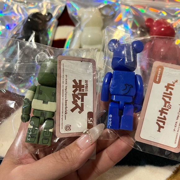 Colorful Bear Keychain Set - Picture 6 of 6